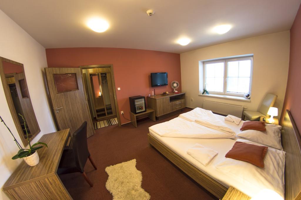 Wellness Hotel Hukvaldy Polopenze A Wellness V Cene Příbor Exterior foto